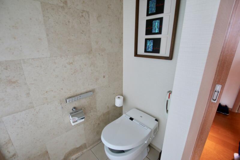 ザ・リッツ・カールトン沖縄 ベイデラックスルーム シャワー付きトイレ