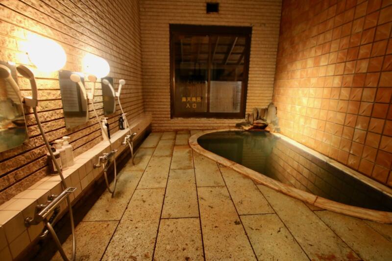 全室源泉かけ流し露天風呂付の宿「いさり火」共同露天風呂内風呂