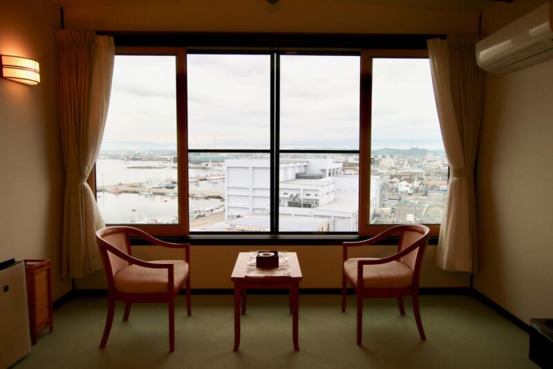 割烹旅館 天地閣の小名浜港を一望できる客室