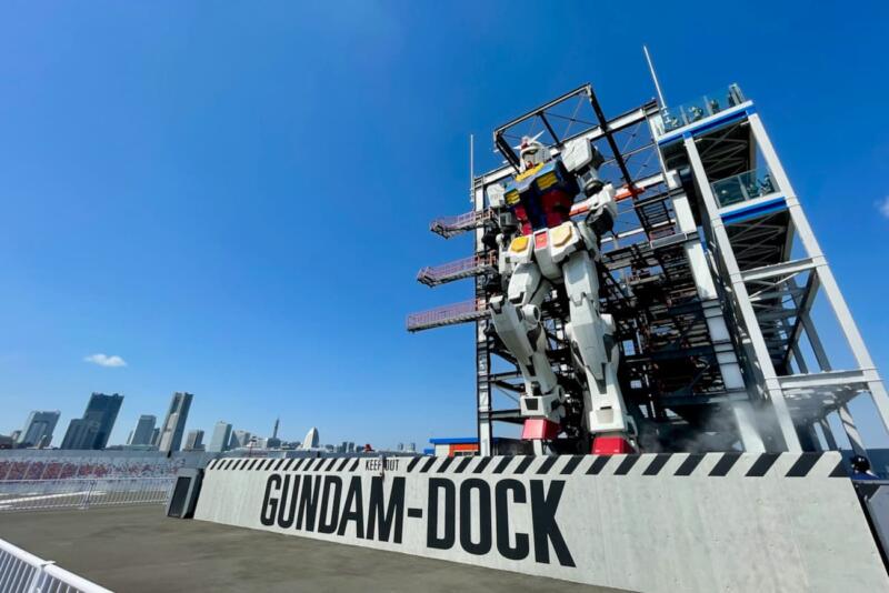 GUNDAM FACTORY YOKOHAMAの実物大ガンダム（C）創通・サンライズ