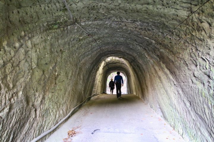 入り口のトンネルは、普通の手掘りトンネル