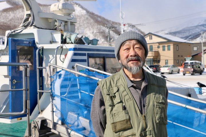 知床アルランを運営するのは「羅臼の宿まるみ」のご主人、湊謙一さん。宿泊と同時に観光船を予約すると、どちらも10%引き