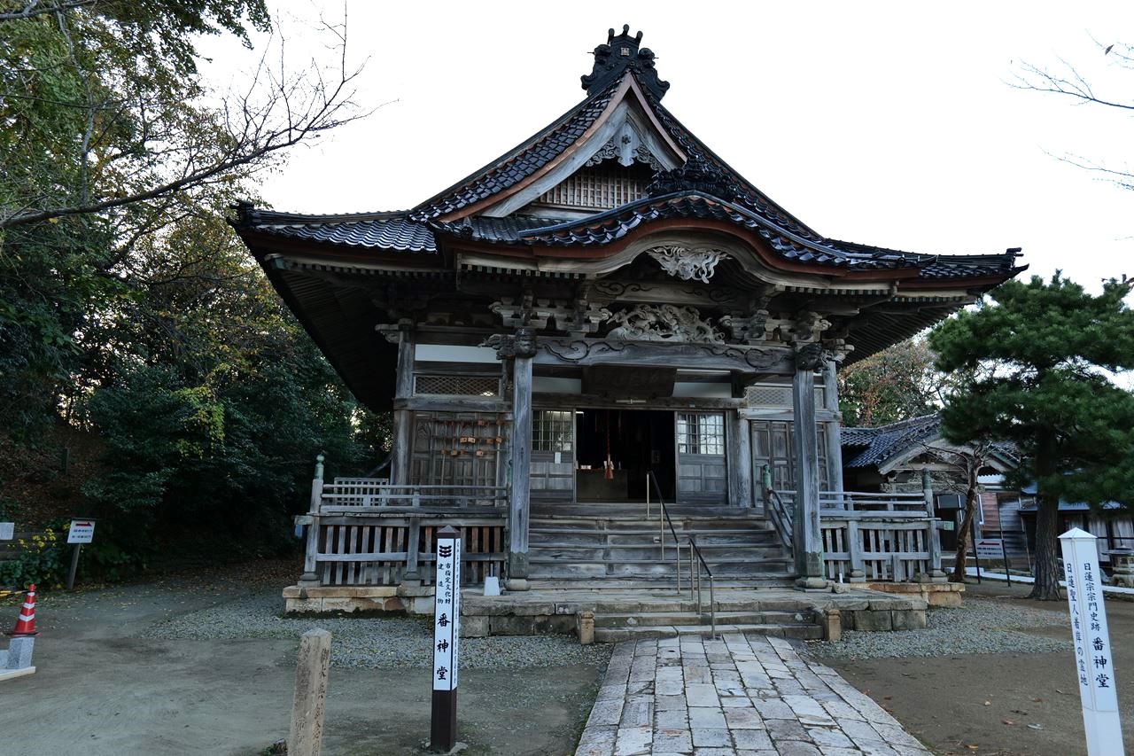 新潟県・柏崎の除夜詣・初詣スポット「番神堂」に隠された幸運の蝶とは