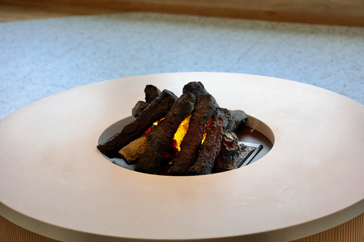 暖炉は水蒸気暖炉を使用