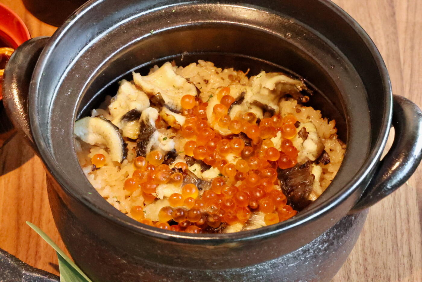 愛知県産一色うなぎといくらの土鍋ごはん