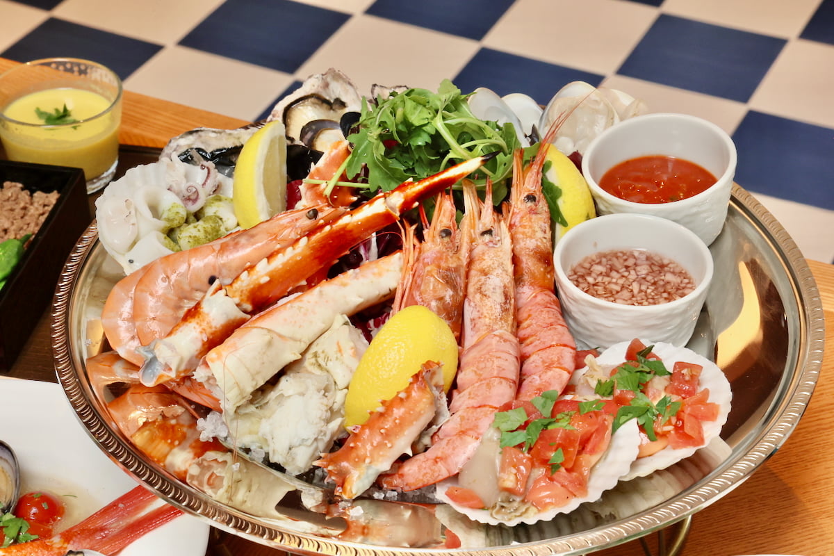 「新鮮魚介のシーフードプラッター」Mサイズ 9,800円〜Lサイズ14,800円
