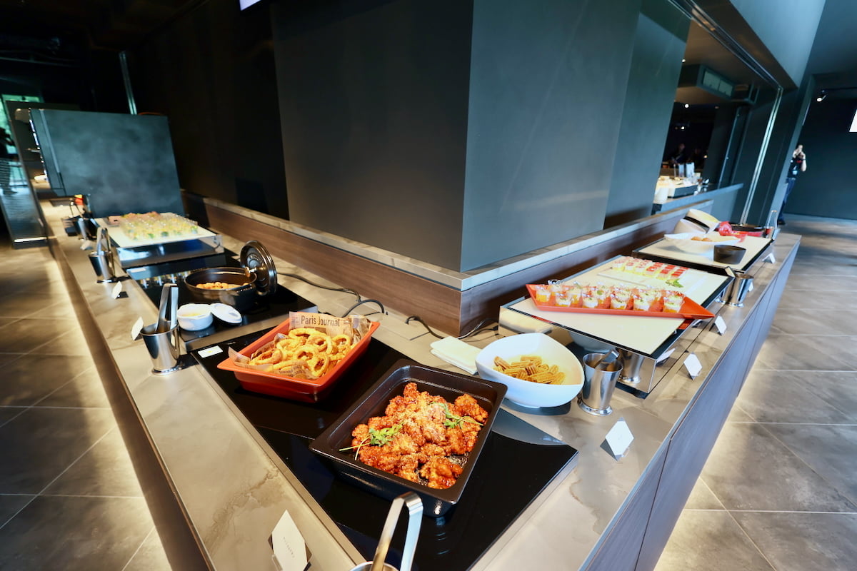 JAPAN AIRLINES LOUNGE（2階）