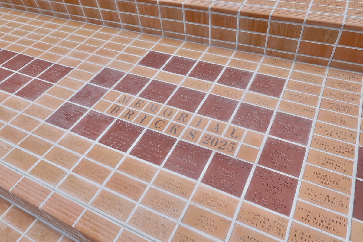 adidas SPORTS PARK（屋外4階）MEMORIAL BRICK