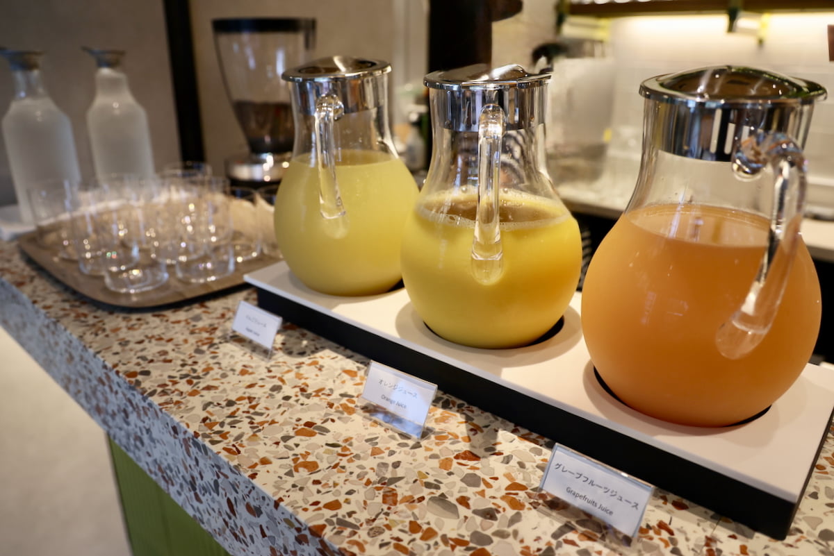 モーニングセットにはコーヒーや紅茶、フルーツジュース