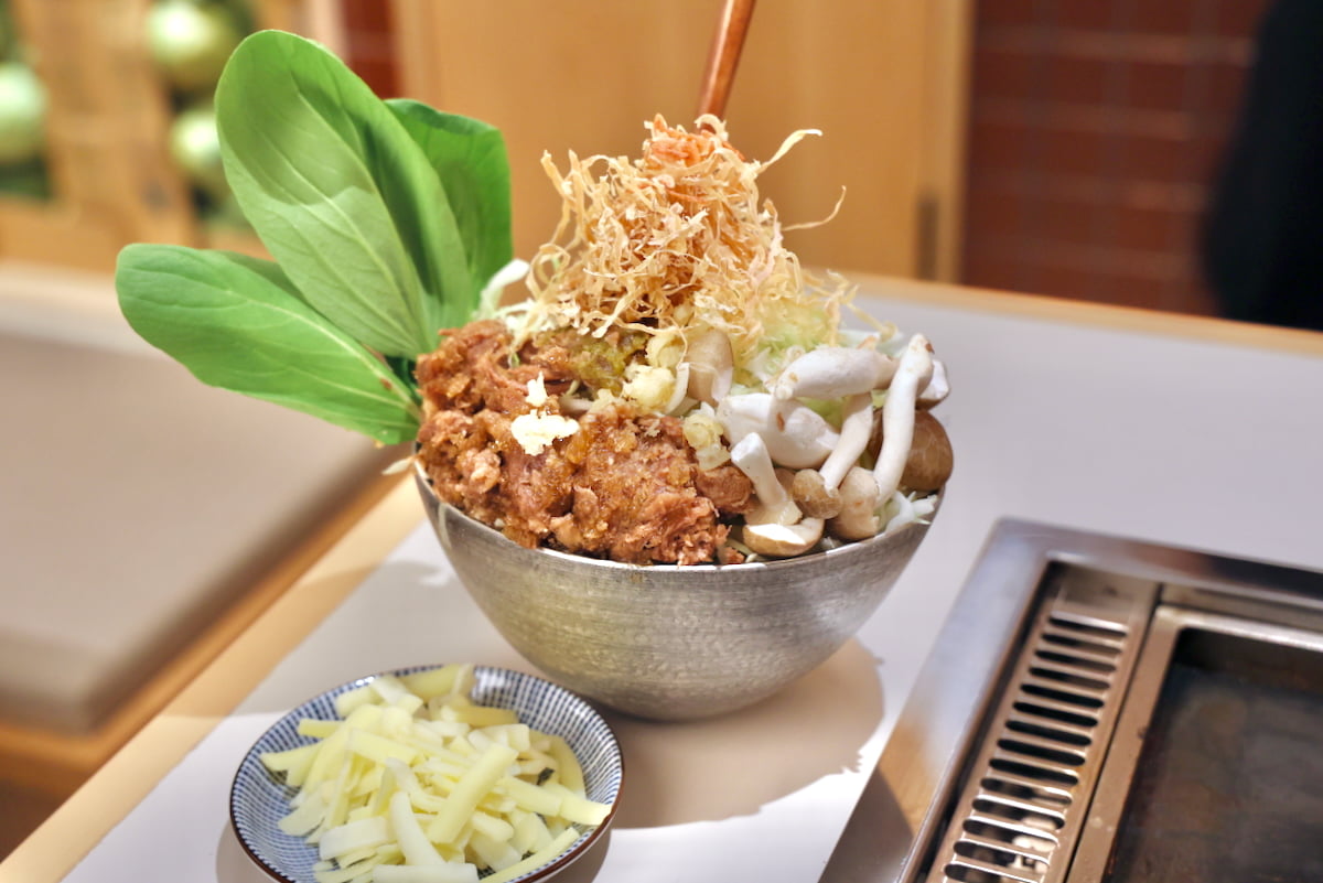 新商品の「牛すじカレー」を食べてみた