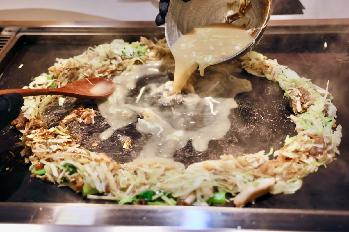 新商品の「牛すじカレー」を食べてみた