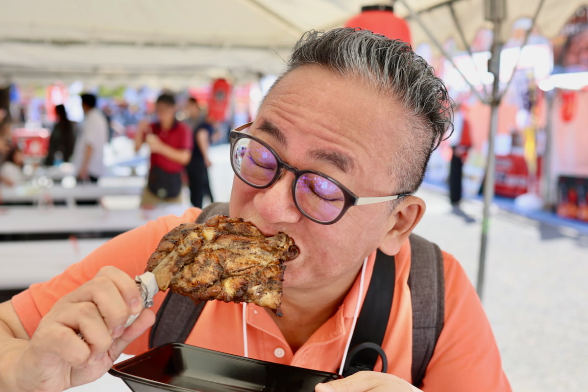 鶏肉専門店 梅や「チキンアックスステーキ」ガブっ