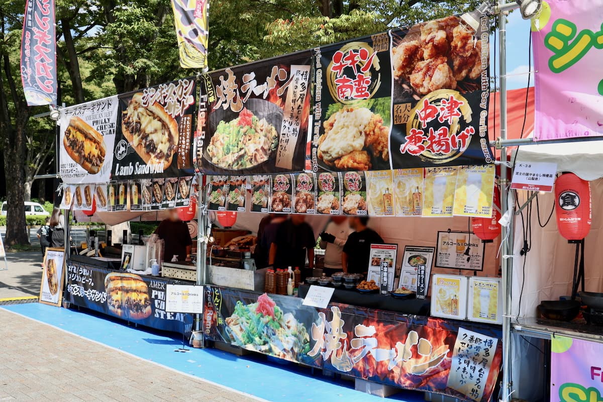 アップサイズ「ジンギスカンサンド」「焼きとんこつラーメン」
