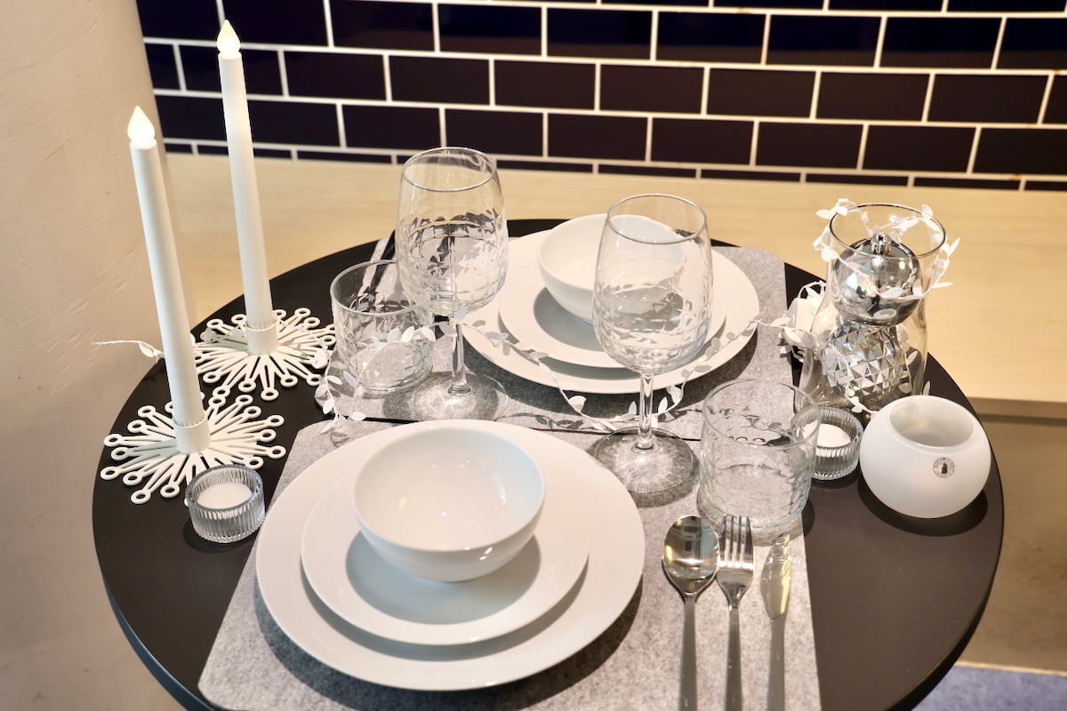 白を基調にした“シンプル”コーデ