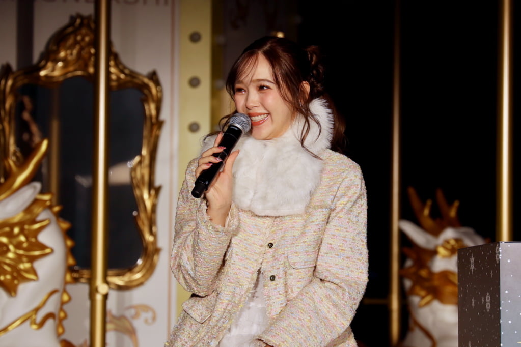 日本橋に「麒麟ゴーラウンド」初登場!カナエルNIHONBASHI 2025-26点灯式に藤田ニコルさんが登場