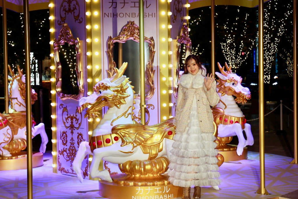 日本橋に「麒麟ゴーラウンド」初登場！カナエルNIHONBASHI 2025-26点灯式に藤田ニコルさんが登場