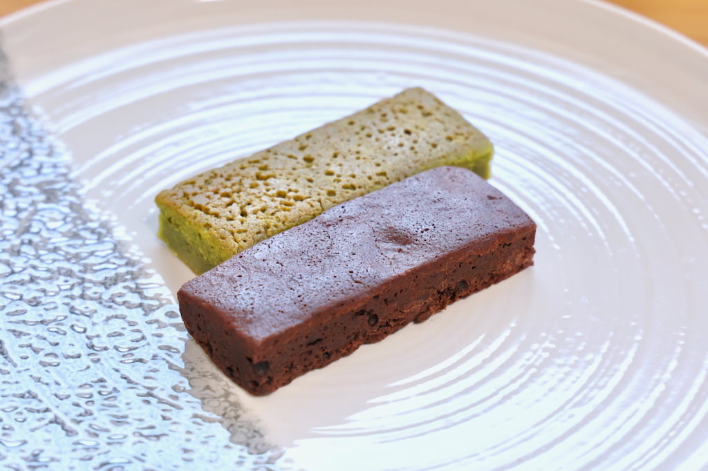 銀座Kuma3「銀座へしれブラウニー(プレーン&抹茶)」