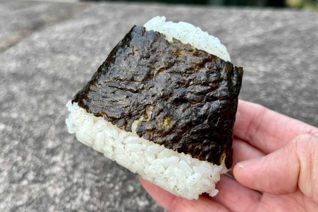 ぼんご監修 ごちむすび いくらと秋鮭