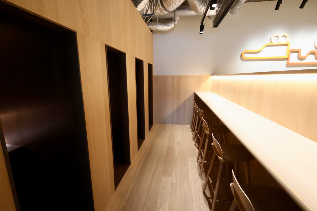 無料コワーキングエリア(座席30席)