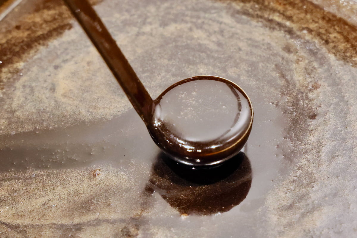 熊本・人吉の老舗「好来ラーメン」65年以上続く“黒い一杯”が東京ラーメンストリートに期間限定登場