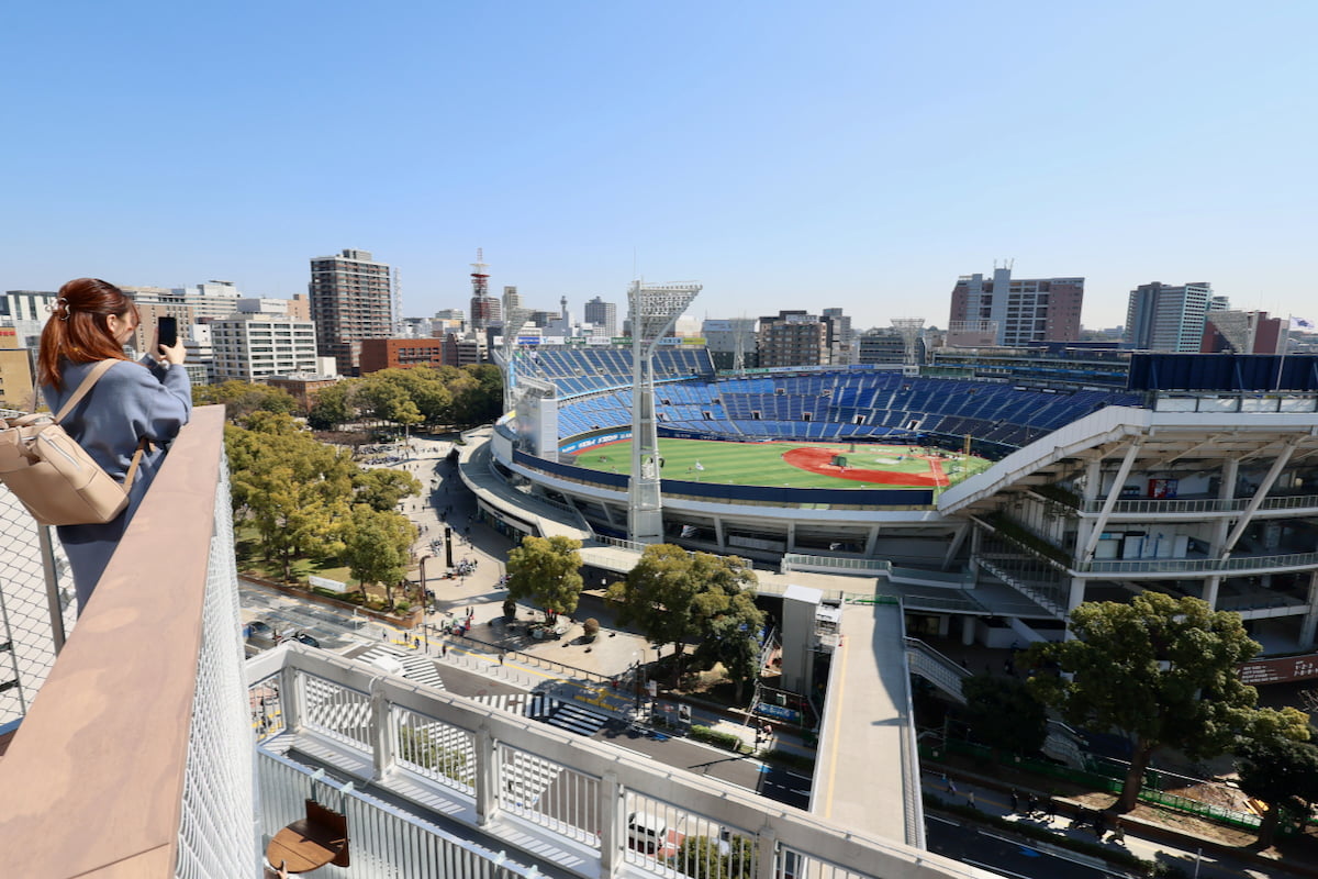 見晴らし台からは横浜スタジアムの様子もよく見えます