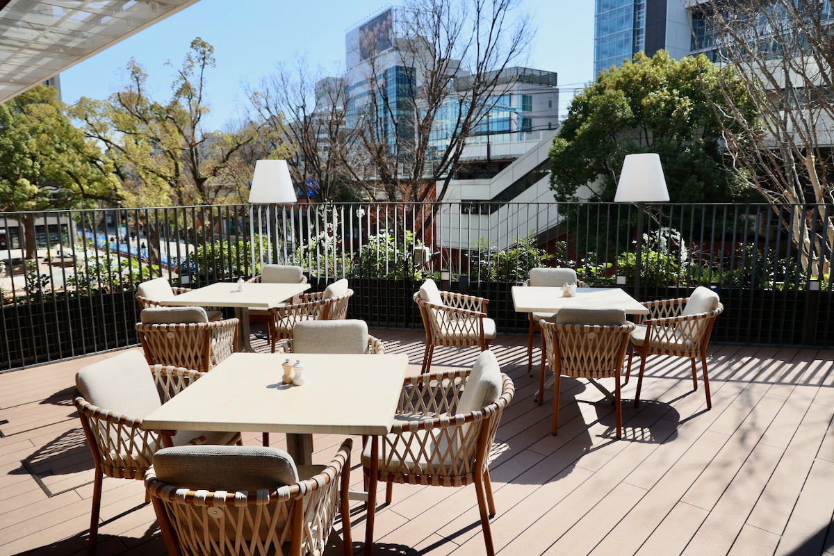 サラベス BASEGATE横浜関内店　テラス席