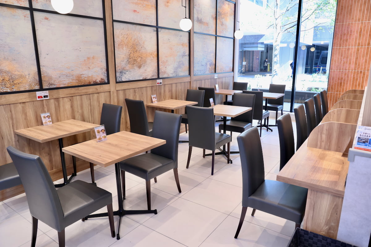 ポンパドウル BASEGATE 横浜関内店　店内