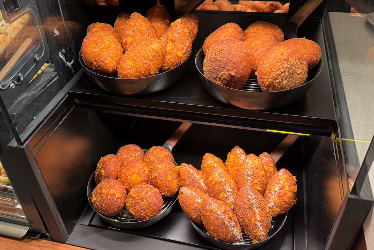 OMOベーカリー|“パンの街・横浜”を楽しむ新提案 カレーパン