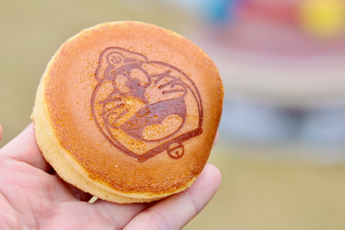 ドラえもんをあしらった文明堂のどら焼きも販売