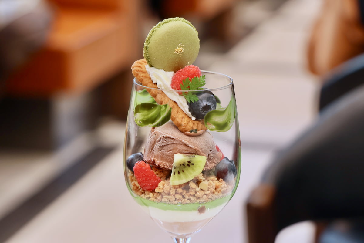 「カール・ヴァルザー展」コラボレーションパフェ