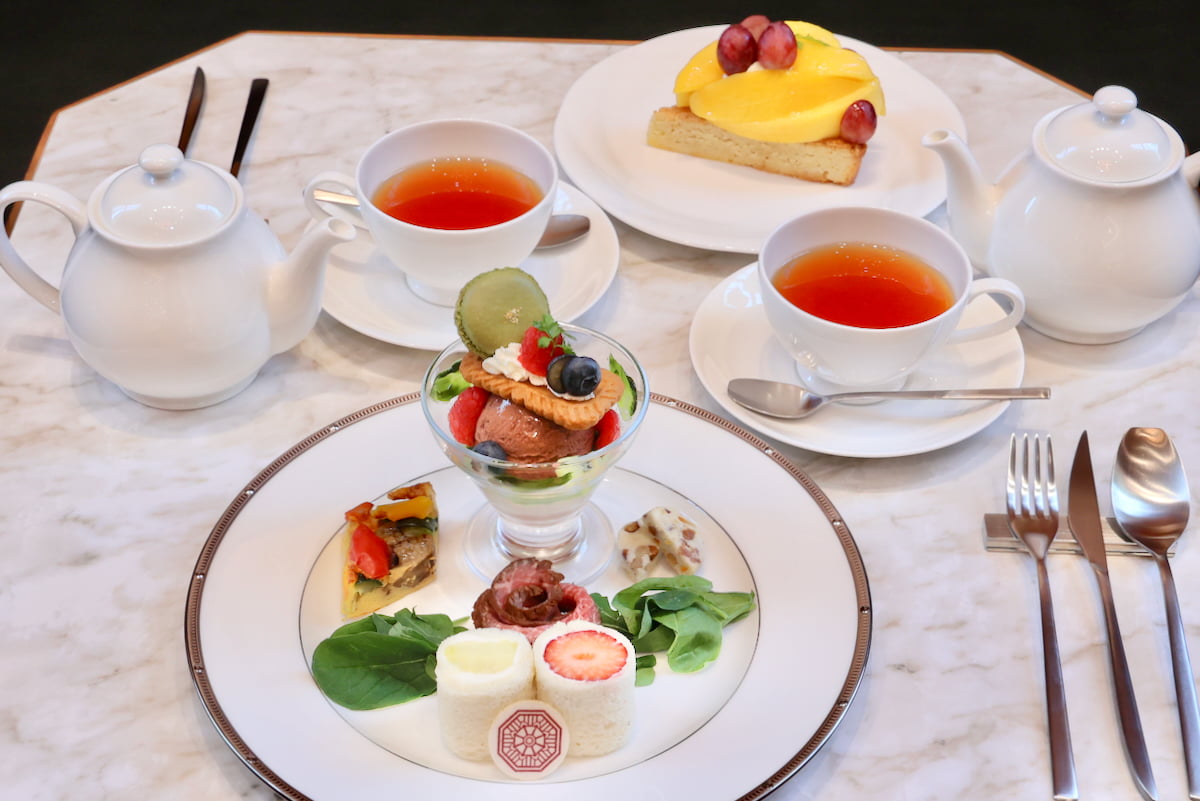 東京駅の北ドームで“時を味わう”。歴史空間に誕生したカフェ「TOKYO STATION CAFE」アフタヌーンティープレート