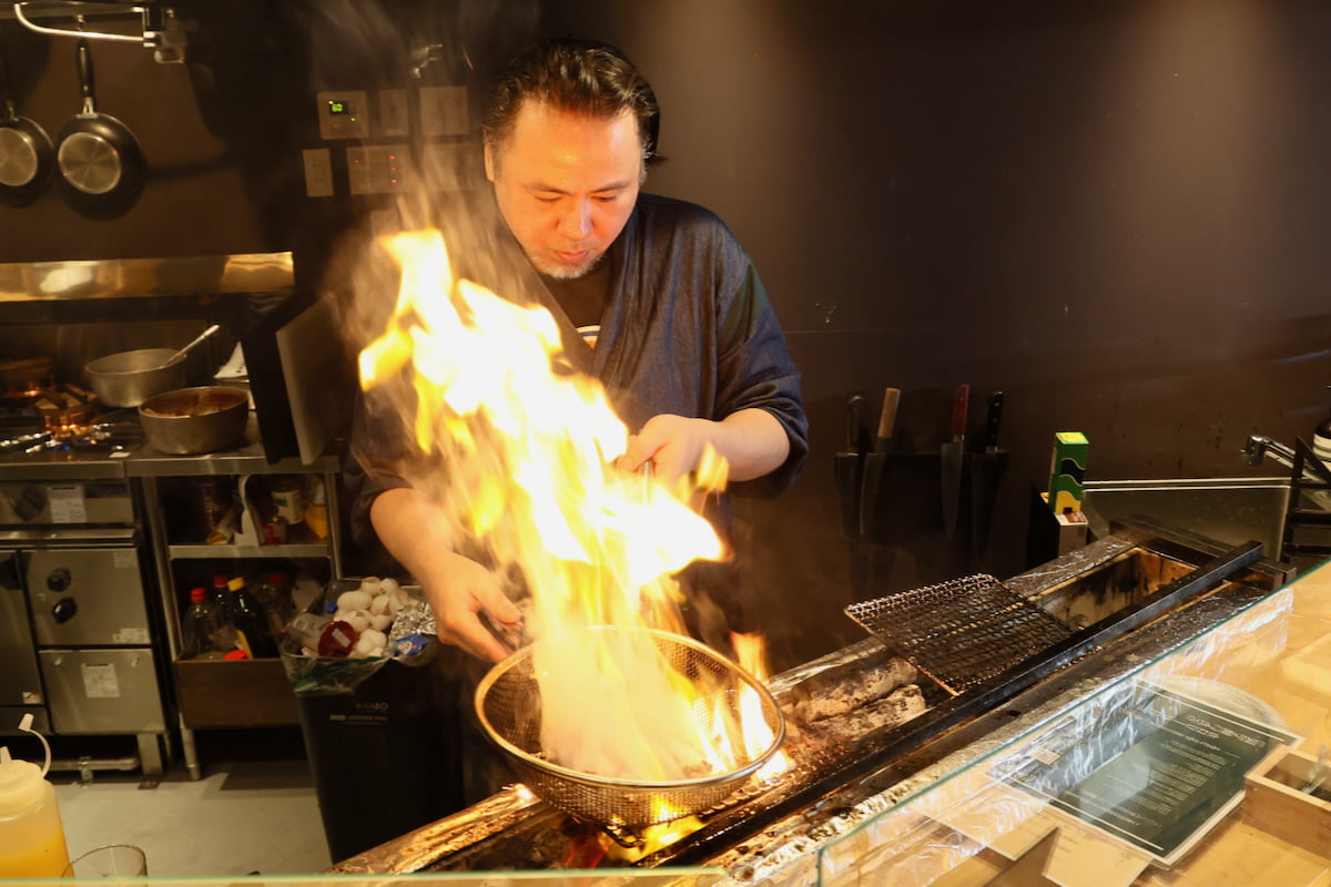 生産者と直接つながる、“素材主役”の焼鳥店