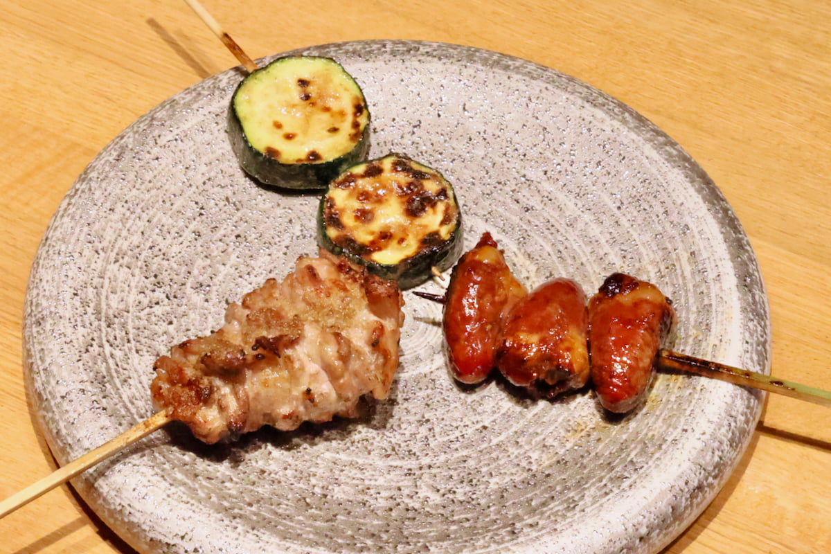 かしわ（モモ）、せせり、ズッキーニを試食。