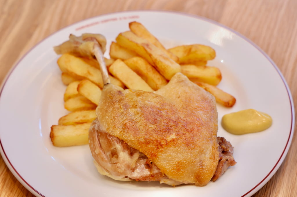 鴨のコンフィ、フレンチフライ(3,960円)
