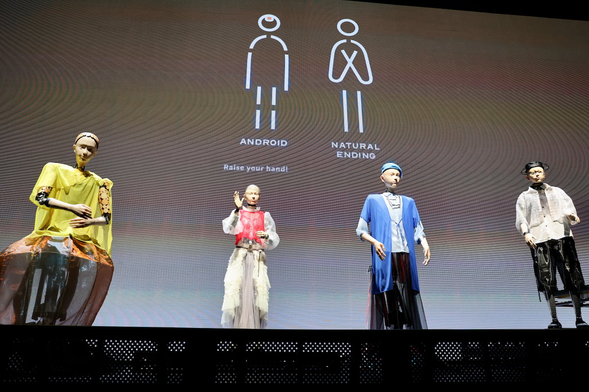 「50年後、自分の記憶をアンドロイドへ引き継ぐか」という未来が描かれていましたが、今回は新たな展示