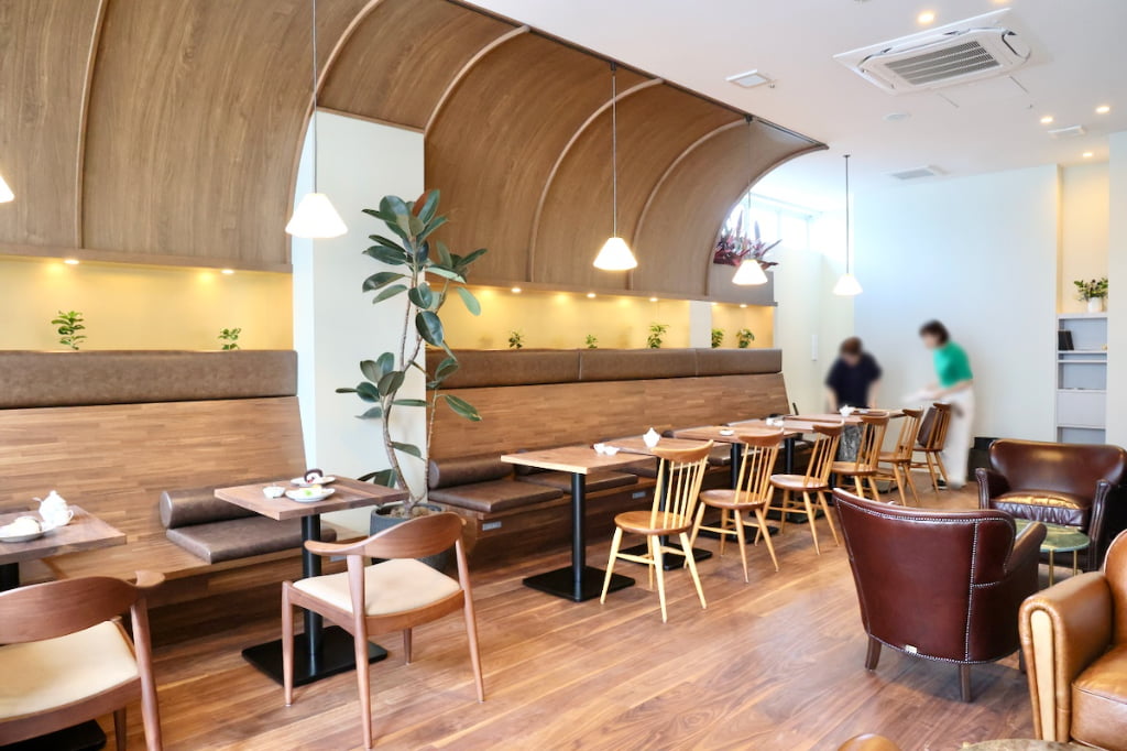 銀座の名喫茶「炭火焙煎珈琲.凛本店」が移転オープン!23年愛される炭火焙煎コーヒーを味わう11階フロア