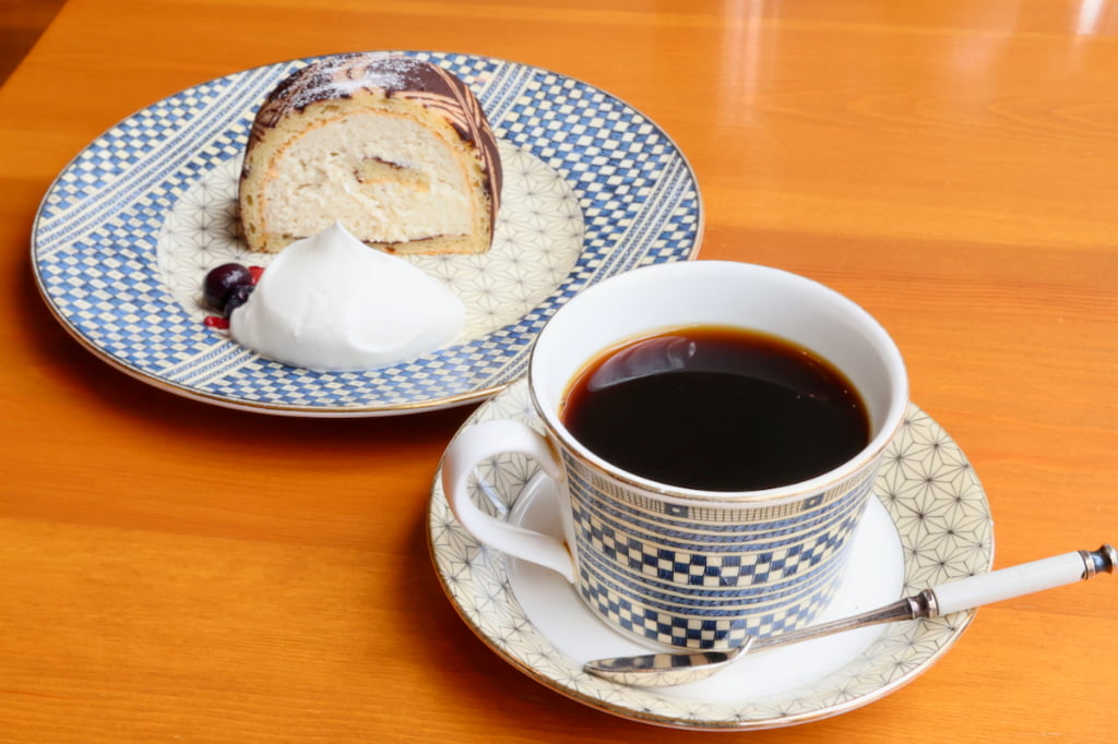 炭火焙煎珈琲.凛本店 ブレンドコーヒーと栗のムース