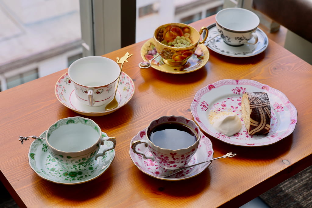 銀座の名喫茶「炭火焙煎珈琲.凛本店」が移転オープン！23年愛される炭火焙煎コーヒーを味わう