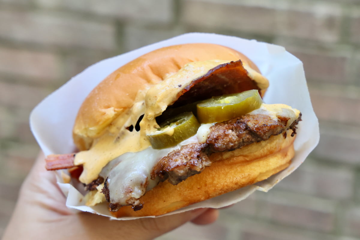 シェイク シャックに夏限定バーガー登場！刺激的な「ハラペーニョチェダーバーガー」とクリーミーな「アボカドシェイク」も