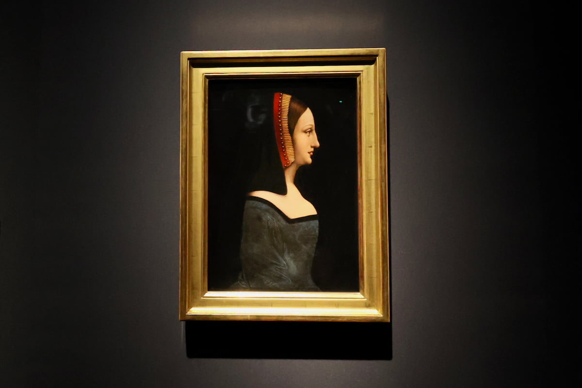 ロンバルディアの画家《女性の肖像》、通称《美しきフェロニエール》1500–1512年頃 油彩/板(クルミ) 49 × 35 cm パリ、ルーヴル美術館