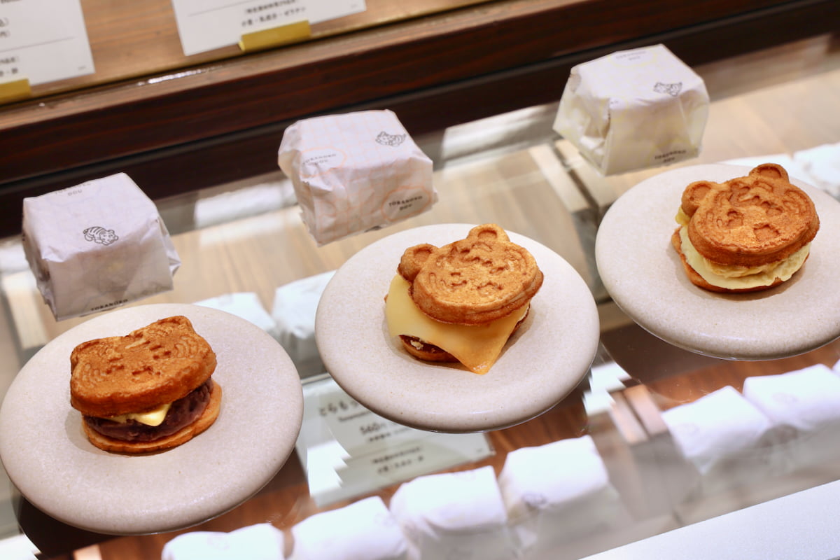 看板商品「とらもっち」をチェック!