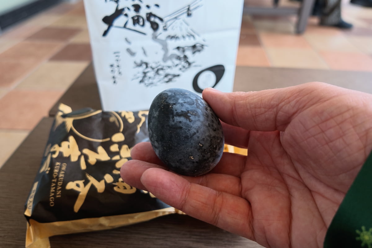 黒たまごは4個入りで500円
