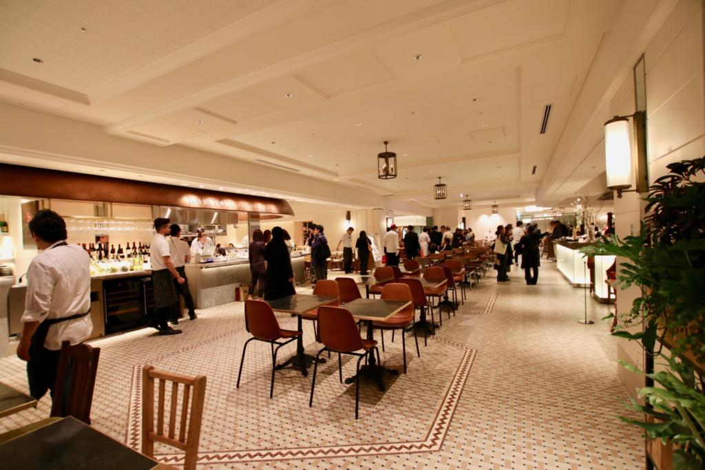 東京ミッドタウン日比谷のフードコート Hibiya Food Hall は世界の食が集まる 人気ベーカリーやアップルパイ専門店 Ringo も 東京散歩ぽ
