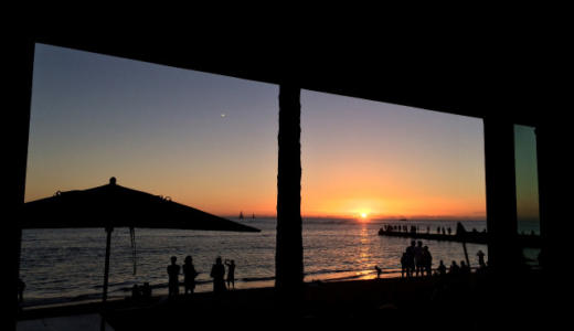 【ハワイ・ホノルル】ワイキキで夕陽を見ながらBBQを食べるならショアバード・レストラン＆ビーチバーがイイよ！（閉店）