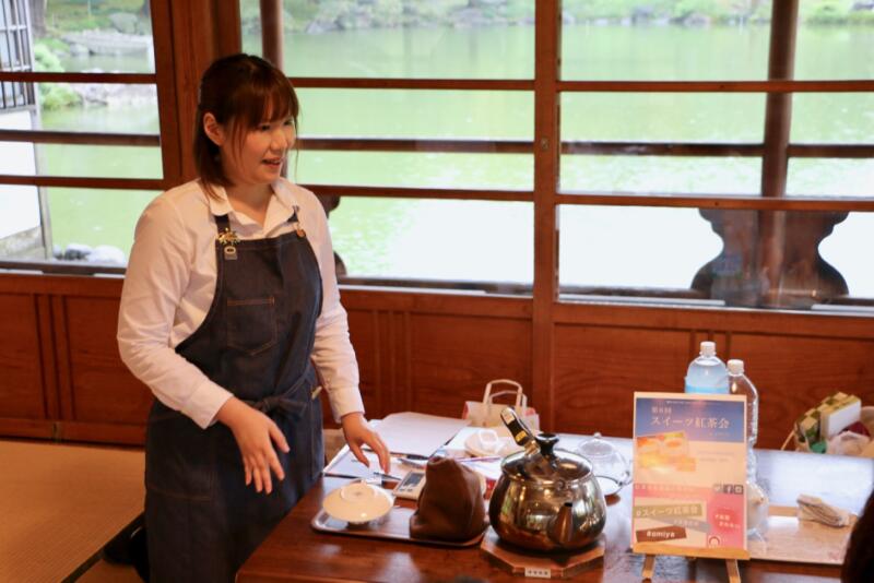 紅茶の美味しい淹れ方をさくらさんが教えてくれる